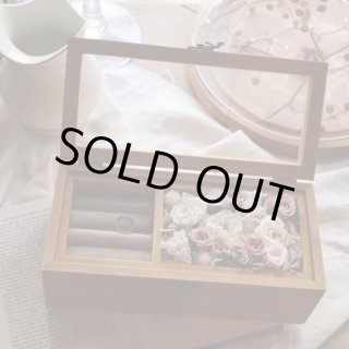 箱に入った ボックスフラワー｜プリザーブドフラワー専門店