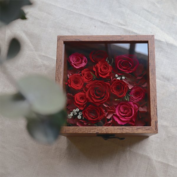 プロポーズのためのボックスフラワー ｜ダズンローズ【 プリザーブド